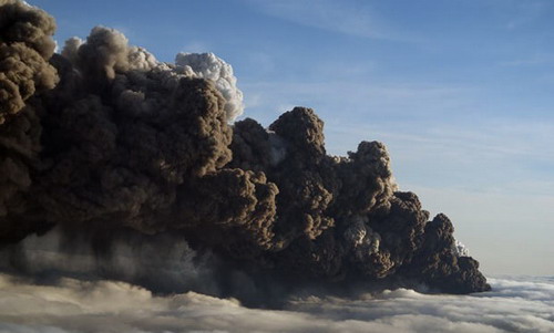 Imagini erupţie vulcanică IslandaImagini erupţie vulcanică Islanda
